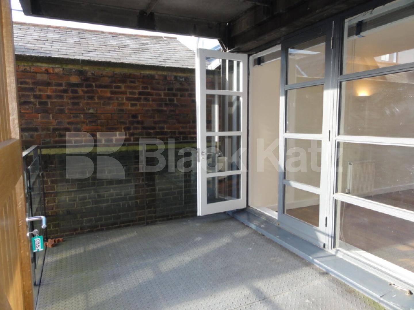 			NEW INTUCTION, 2 Bedroom, 1 bath, 1 reception Apartment			 Marina one, KINGS CROSS